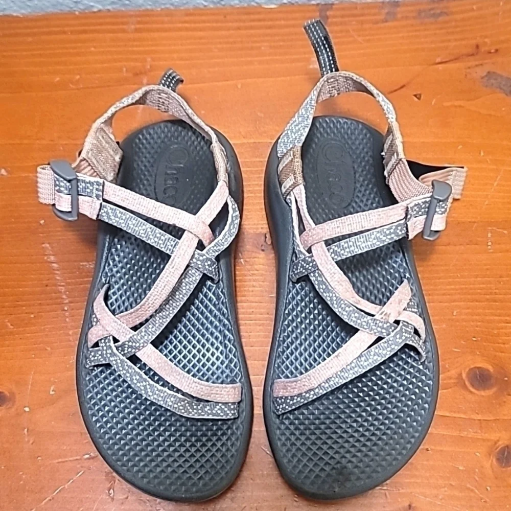 Chaco Z1 Ecotread Kids Sandals Size 2 Grey Pink Strappy Hiking‎ Water Shoes
